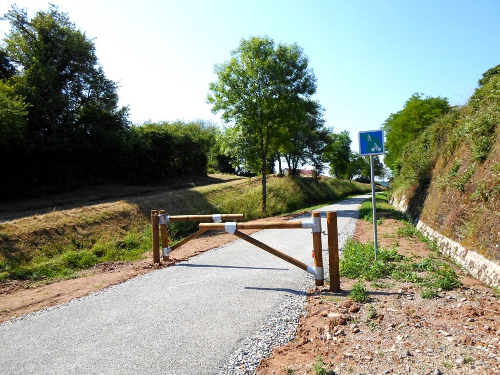 Aménagement pistes cyclables, limitation des accès Tertu